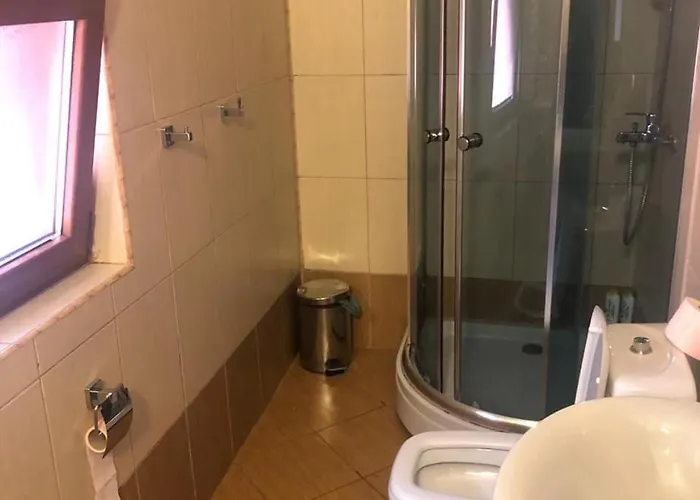 & Rilindja 山林小屋 瓦勒博内