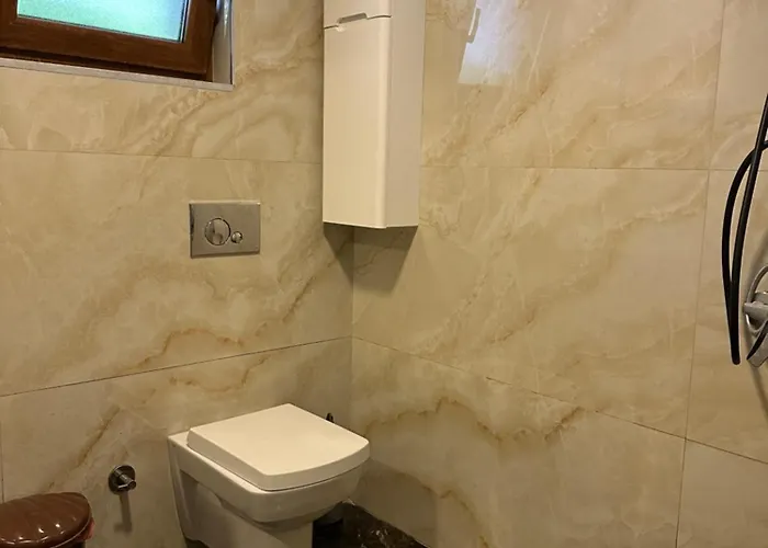 山林小屋 & Rilindja 瓦勒博内