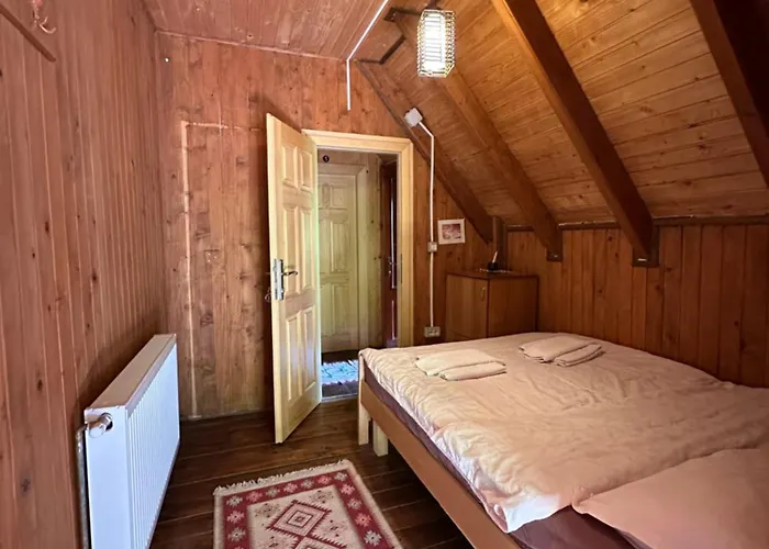 & Rilindja 山林小屋