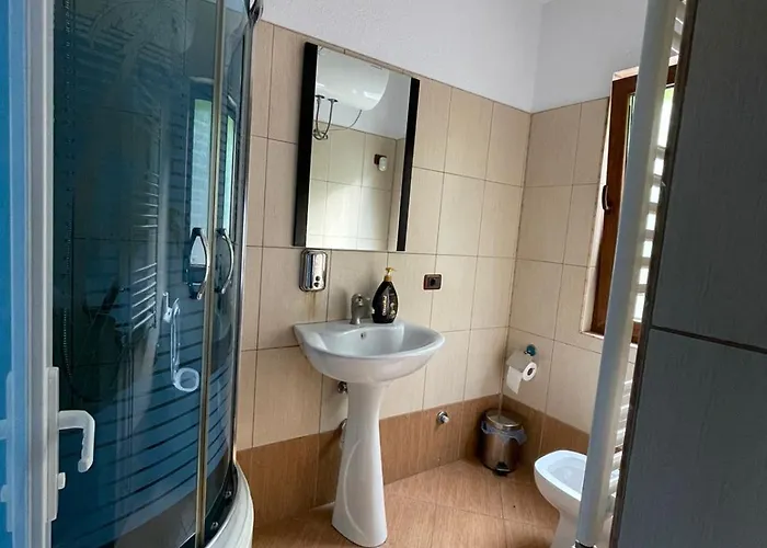 & Rilindja 山林小屋