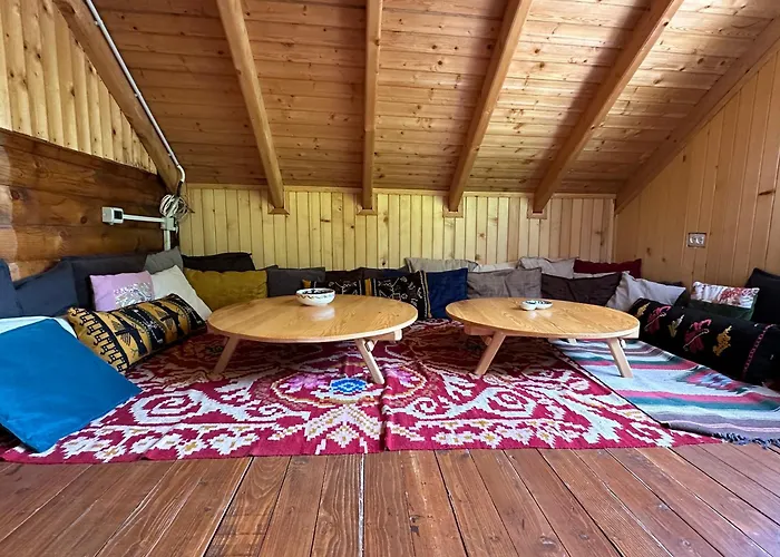 山林小屋 & Rilindja 瓦勒博内