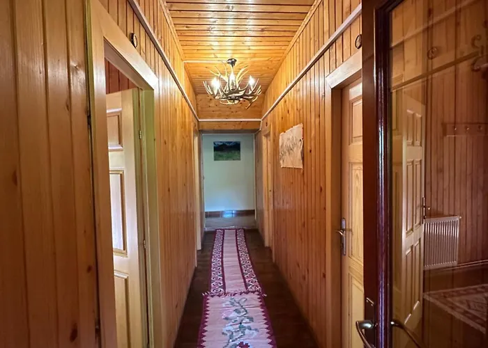 山林小屋 & Rilindja