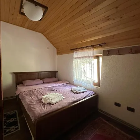 & Rilindja * ヴァルボナ