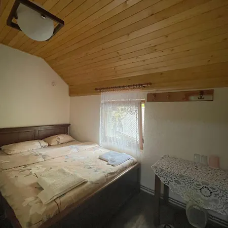 Деревянный коттедж & Rilindja Валбона