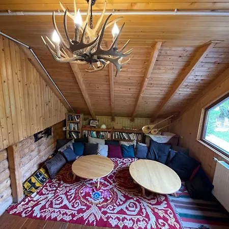 ロッジ & Rilindja *