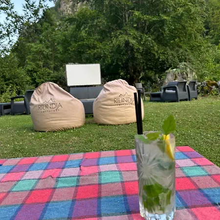 ロッジ & Rilindja